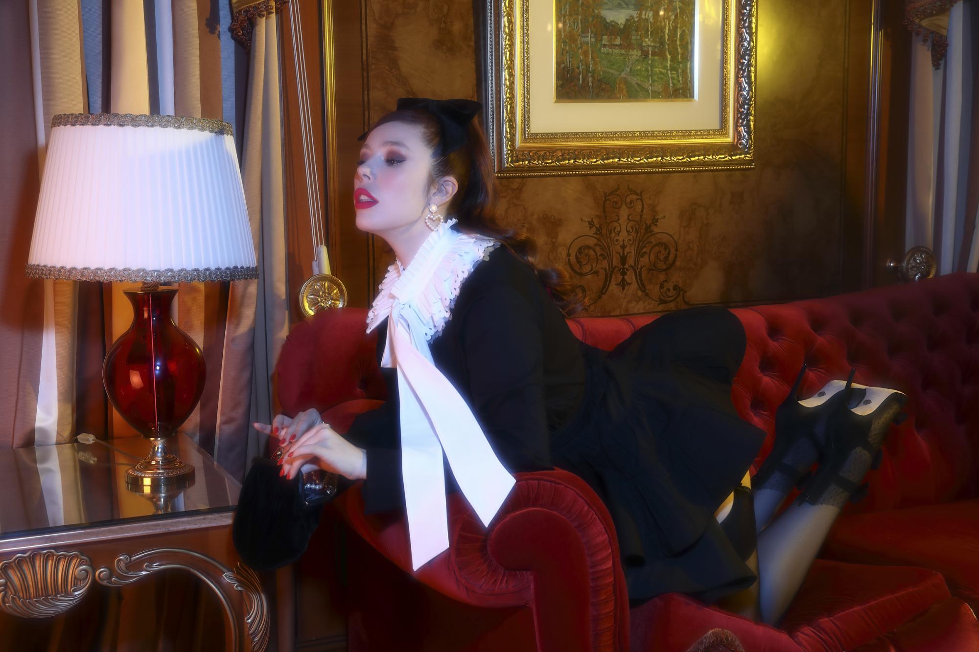 Банты, воланы и розовый: Андре Тан и Соня Плакидюк показали, как нарядиться на Новый год (фото)